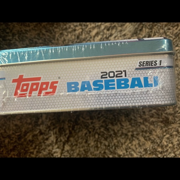 Unopened MLB TOPPS 2021 series one tin!! - Picture 2 of 7